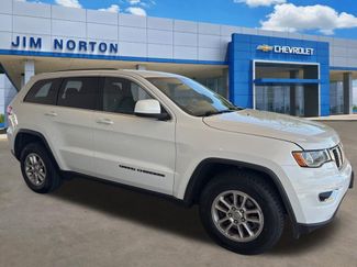 Used 2018 Jeep Grand Cherokee Laredo AWD/4WD video 1