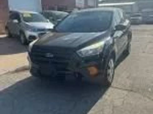 Used 2017 Ford Escape S FWD image 1