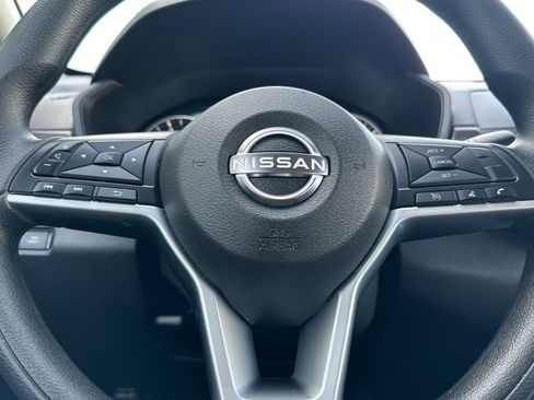 Used 2025 Nissan Altima 2.5 SV FWD image 23