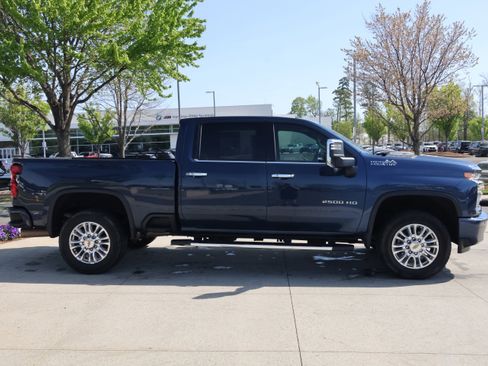 Used 2023 Chevrolet Silverado 2500 High Country w/ Z71 Off-Road Package AWD/4WD image 10