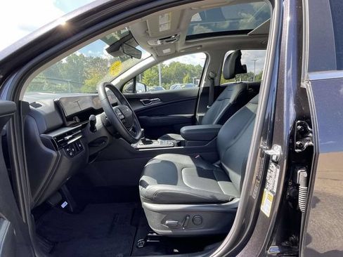 Certified 2026 Kia Sportage EX w/ EX Panorama Roof Package FWD image 14