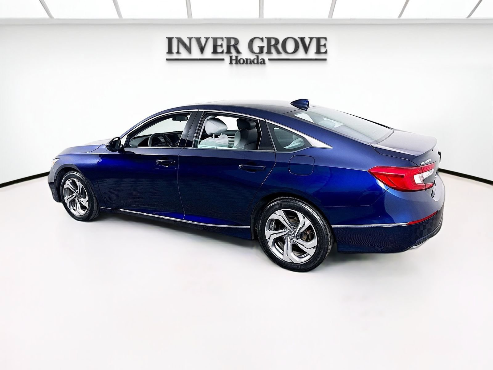 Used 2018 Honda Accord EX image 7