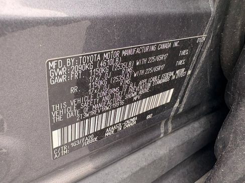 Used 2024 Toyota RAV4 XLE FWD image 32