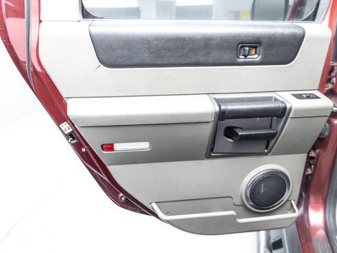 Used 2003 HUMMER H2 Lux Series w/ Preferred Equipment Group image 17