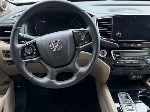 Used 2021 Honda Pilot Touring image 4