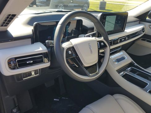 New 2026 Lincoln Aviator Reserve AWD/4WD image 12