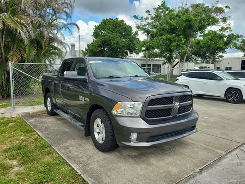 Used 2018 RAM 1500 Express RWD image 1