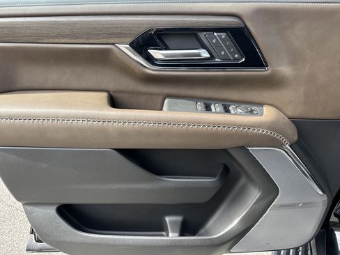 Used 2026 GMC Yukon Denali Ultimate w/ LPO, Floor Liner Package image 14