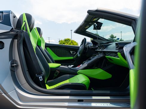 Used 2017 Lamborghini Huracan LP 580-2 RWD image 42