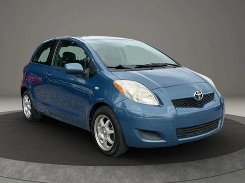 Used 2009 Toyota Yaris S FWD image 3