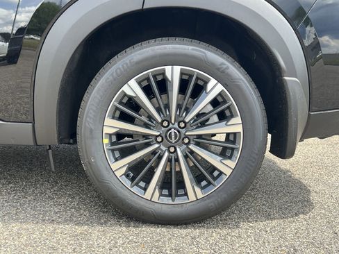New 2026 Nissan Pathfinder Platinum FWD image 28