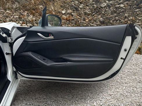 Used 2016 MAZDA MX-5 Miata Sport image 20