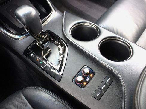 Used 2016 Toyota Avalon Touring image 63