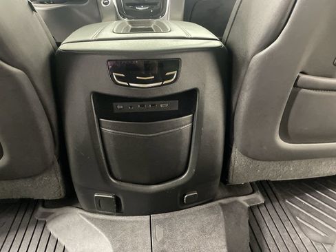 Used 2019 Cadillac Escalade Premium Luxury AWD/4WD image 21