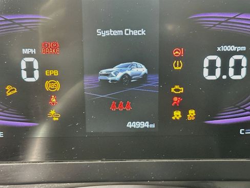 Used 2025 Kia Sportage LX AWD/4WD image 18
