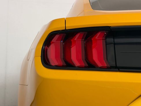 Used 2022 Ford Mustang Coupe RWD image 29