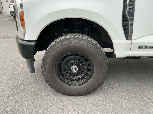 Used 2023 Ford F350 XL w/ Snow Plow Prep Package AWD/4WD image 9