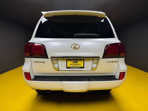 Used 2011 Lexus LX 570 4WD w/ Luxury Pkg image 5