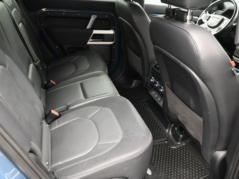 Certified 2023 Land Rover Defender 110 X-Dynamic SE image 10