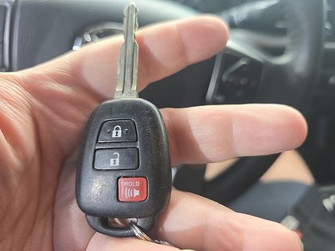 Used 2021 Toyota Tacoma SR5 image 20