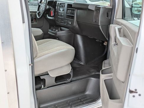 Used 2021 Chevrolet Express 3500 w/ Power Convenience Package RWD image 20