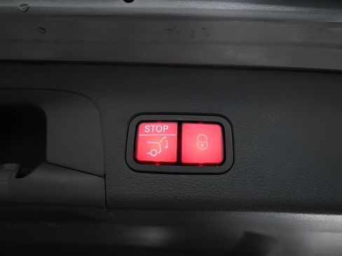 Used 2021 Mercedes-Benz GLS 450 4MATIC image 15