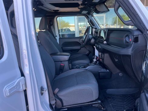 Used 2024 Jeep Wrangler Unlimited Rubicon w/ Convenience Group image 19