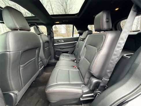 Used 2018 Ford Explorer Sport w/ Equipment Group 401A image 25