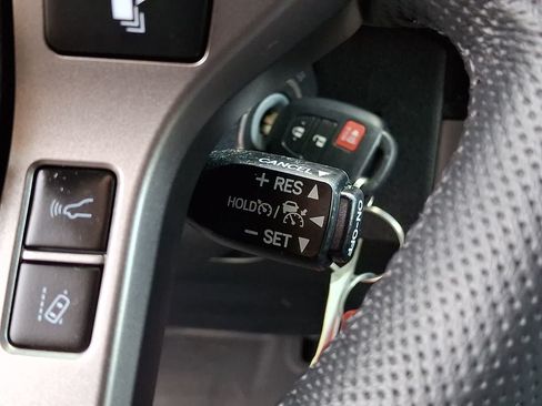 Certified 2021 Toyota Tacoma SR5 AWD/4WD image 29