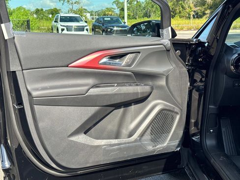 New 2025 Chevrolet Equinox EV RS image 16