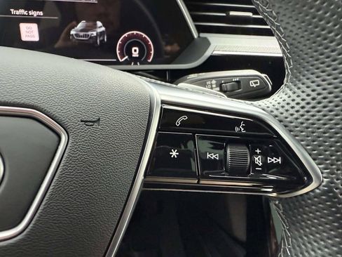 Used 2023 Audi e-tron S Prestige w/ Prestige Package image 21