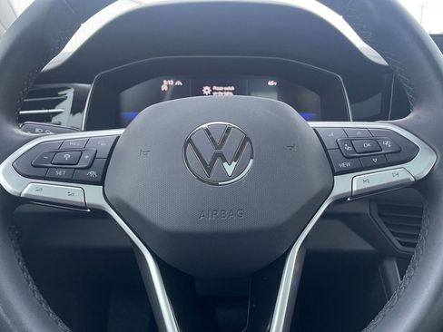 Used 2025 Volkswagen Jetta SE image 25