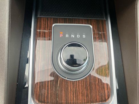 Used 2018 Jaguar F-PACE Prestige image 12