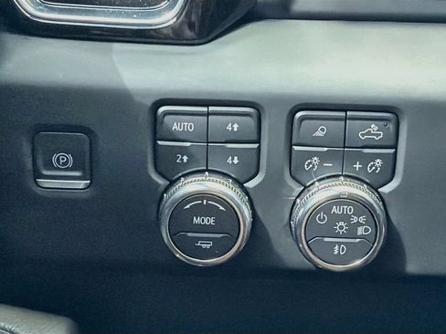 Used 2023 GMC Sierra 1500 Denali w/ Denali Reserve Package AWD/4WD image 31
