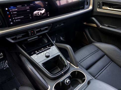 Certified 2025 Porsche Cayenne GTS image 42