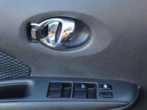 Used 2018 Nissan Versa Note SV image 10