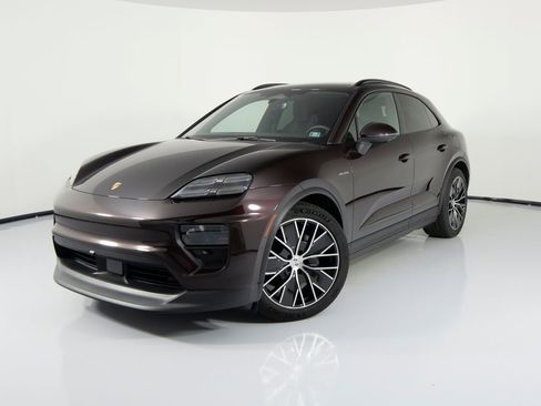 Certified 2025 Porsche Macan 4 Electric image 1