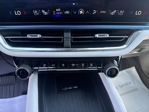 New 2025 Chevrolet Equinox EV LT w/ Convenience Package II image 16