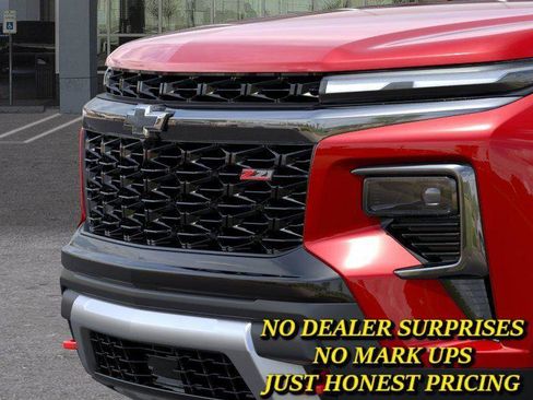 New 2026 Chevrolet Traverse Z71 w/ Driver Confidence Package AWD/4WD image 13
