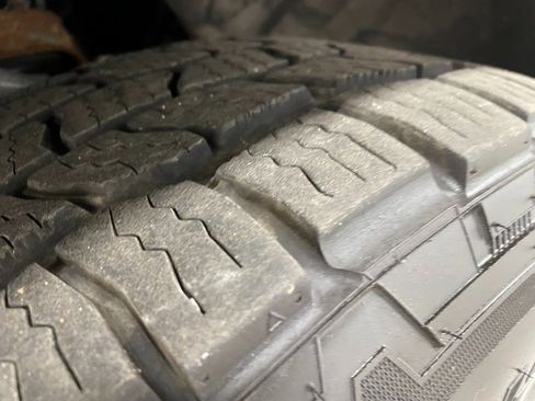 Used 2020 GMC Sierra 1500 SLE w/ X31 Off-Road Package image 8