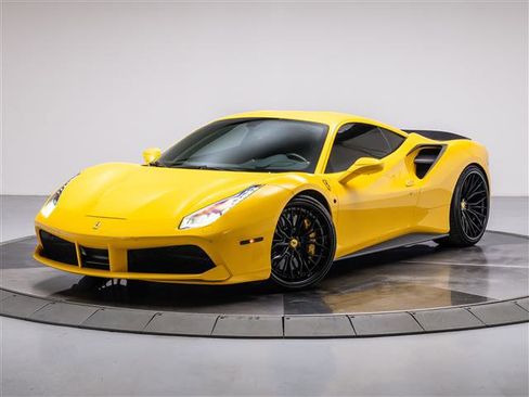 Used 2018 Ferrari 488 GTB RWD image 1