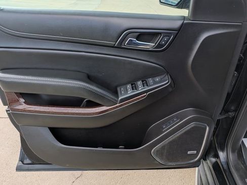 Used 2016 GMC Yukon XL SLT w/ Open Road Package AWD/4WD image 23