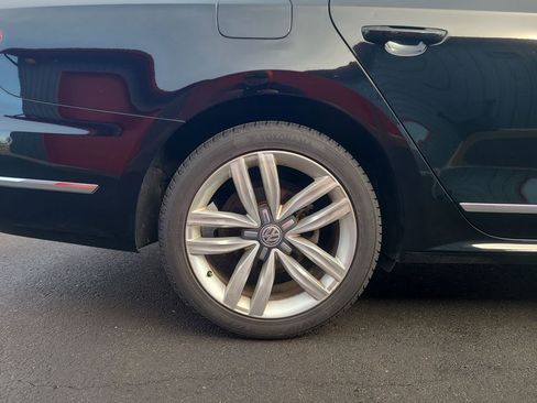 Used 2016 Volkswagen Passat 1.8T SEL Premium image 13