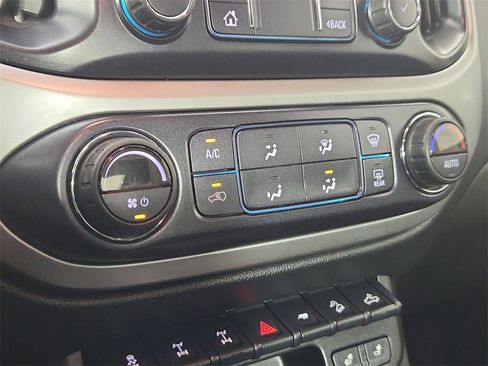 Used 2021 Chevrolet Colorado ZR2 image 24