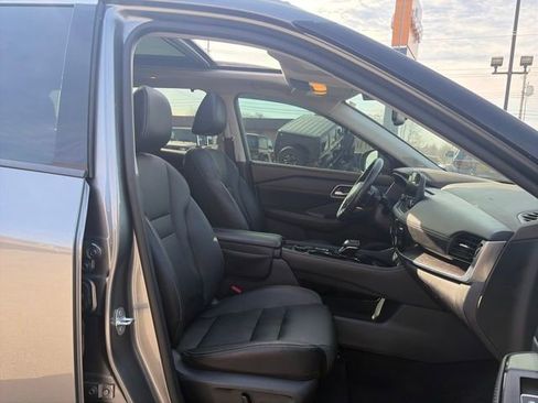 Used 2021 Nissan Rogue SL w/ Premium Package image 41