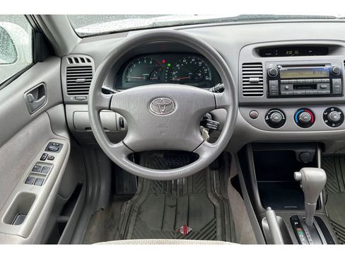 Used 2002 Toyota Camry LE image 15