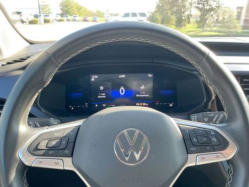 Used 2022 Volkswagen Taos SE image 21