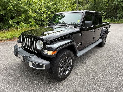 Used 2020 Jeep Gladiator Overland AWD/4WD image 2