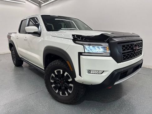 Used 2023 Nissan Frontier PRO-4X AWD/4WD image 3