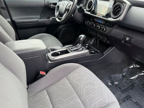 Certified 2017 Toyota Tacoma TRD Sport image 14